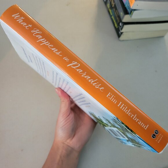 WHAT HAPPENS IN PARADISE BEACH READ HARDCOVER NOVEL BY ELIN HILDERBRAND - EUC - Picture 2 of 4